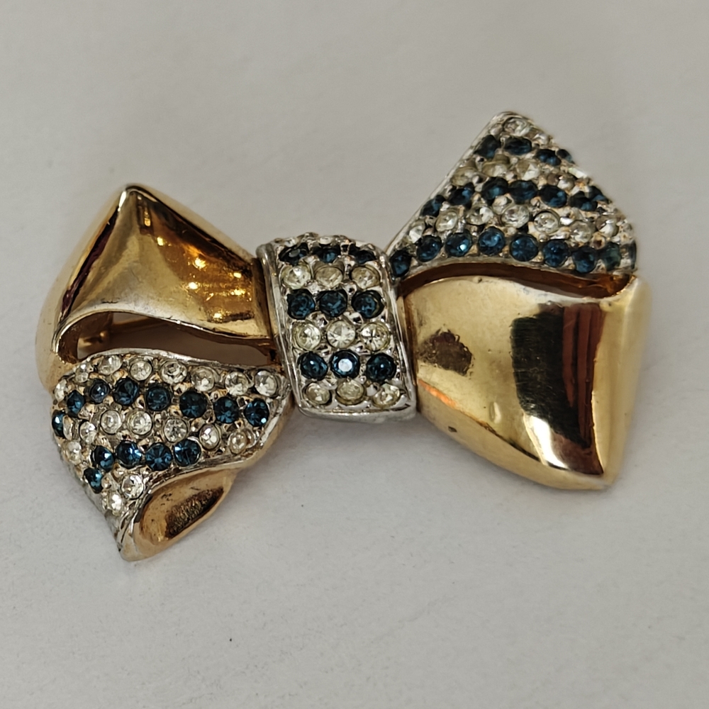 Signed Puccini Gold Bow Tie Ribbon Brooch With Sapphire Blue & Clear Crystals